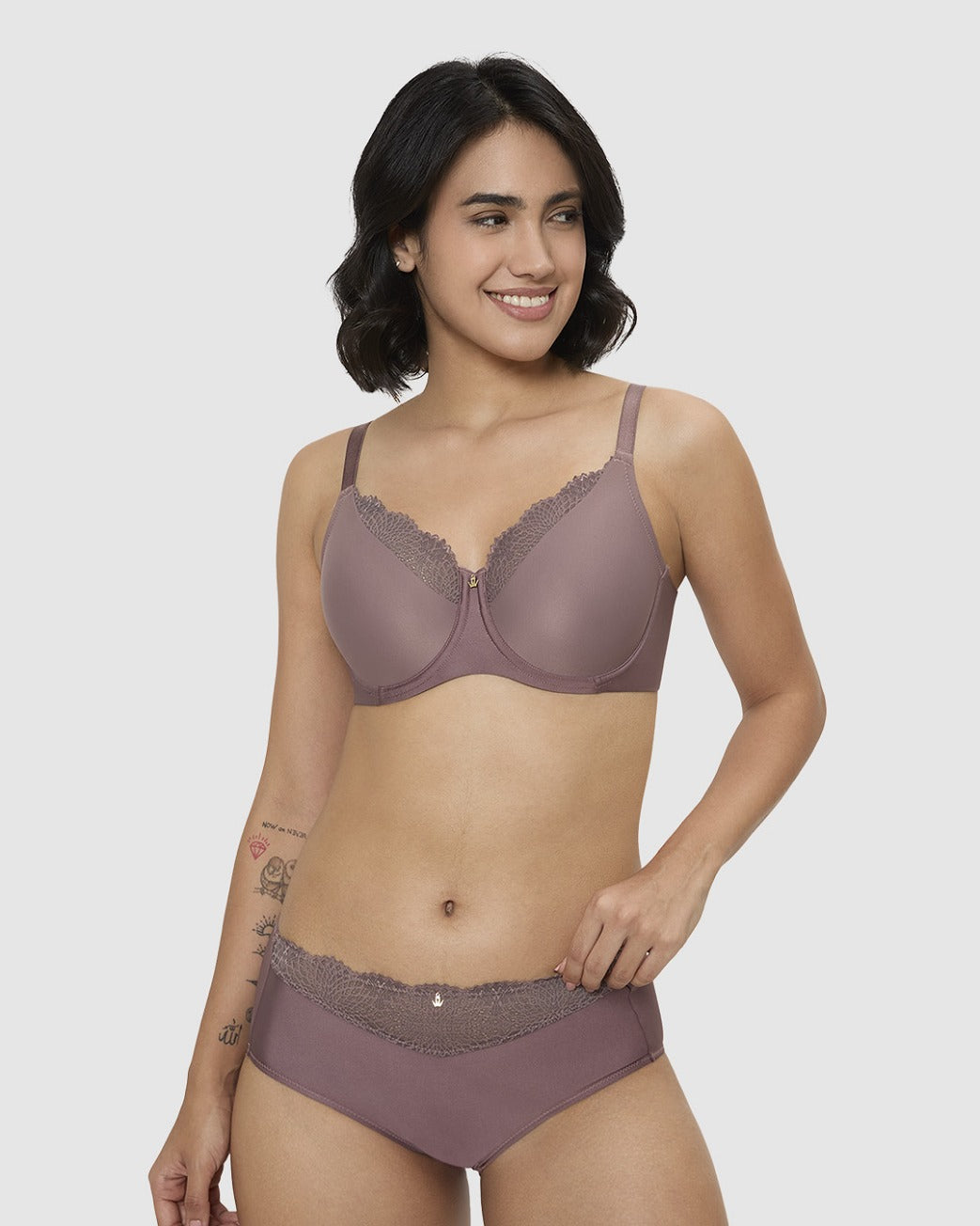 Lacy Sensation W